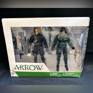 DC Collectibles | NIB Arrow - Deathstroke and Oliver Queen 2014 Figures Set